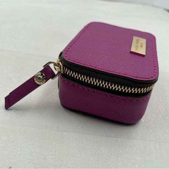 Henri Bendel Pill Case - Picture 3 of 9